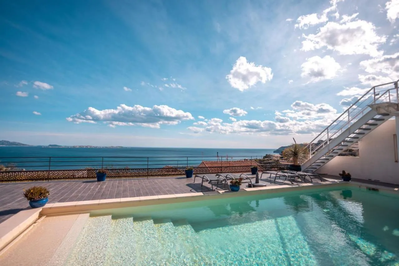 Les Suites Love 2 Spa Vue Mer Piscine Marseille Guest house