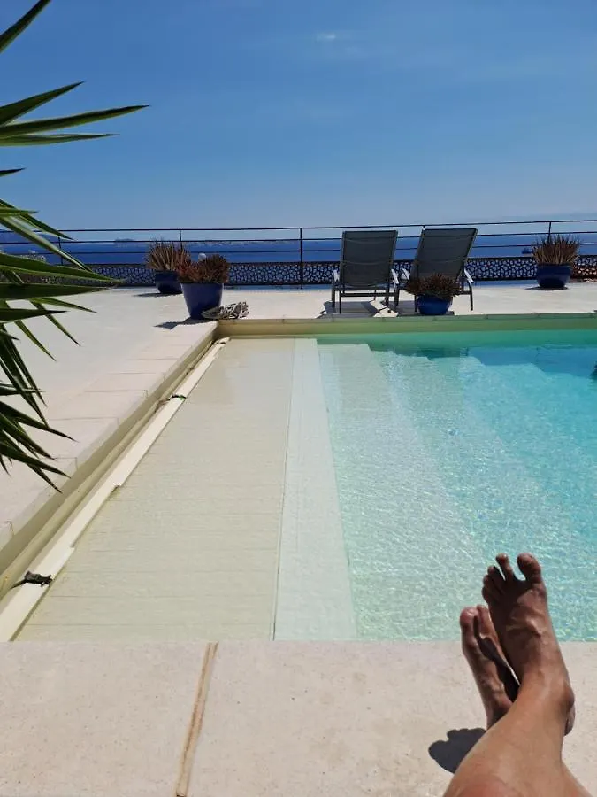 Les Suites Love 2 Spa Vue Mer Piscine Marseille Guest house