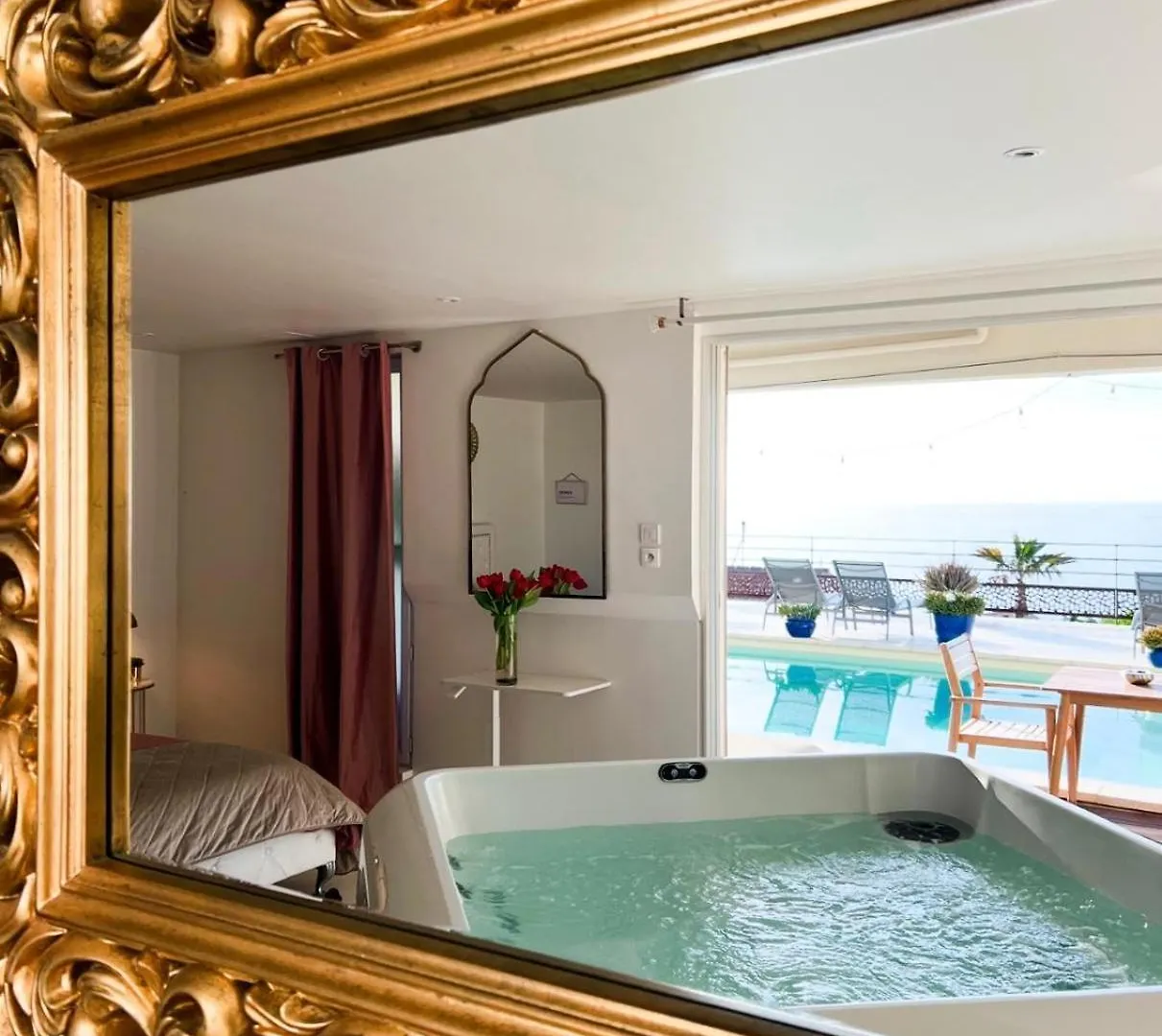 Les Suites Love 2 Spa Vue Mer Piscine Marseille France