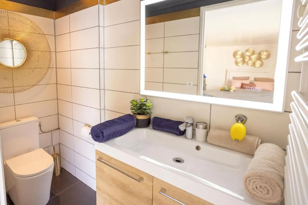 Les Suites Love 2 Spa Vue Mer Piscine Marseille 0*,  France
