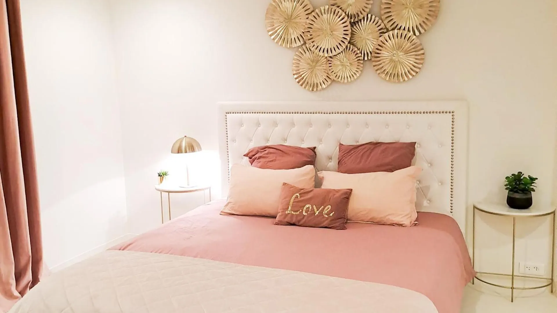 Guest house Les Suites Love 2 Spa Vue Mer Piscine Marseille